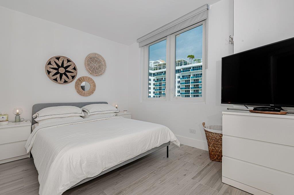 Roney Palace #1115
