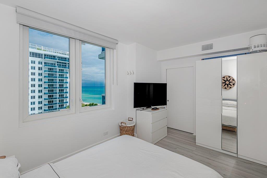 Roney Palace #1115