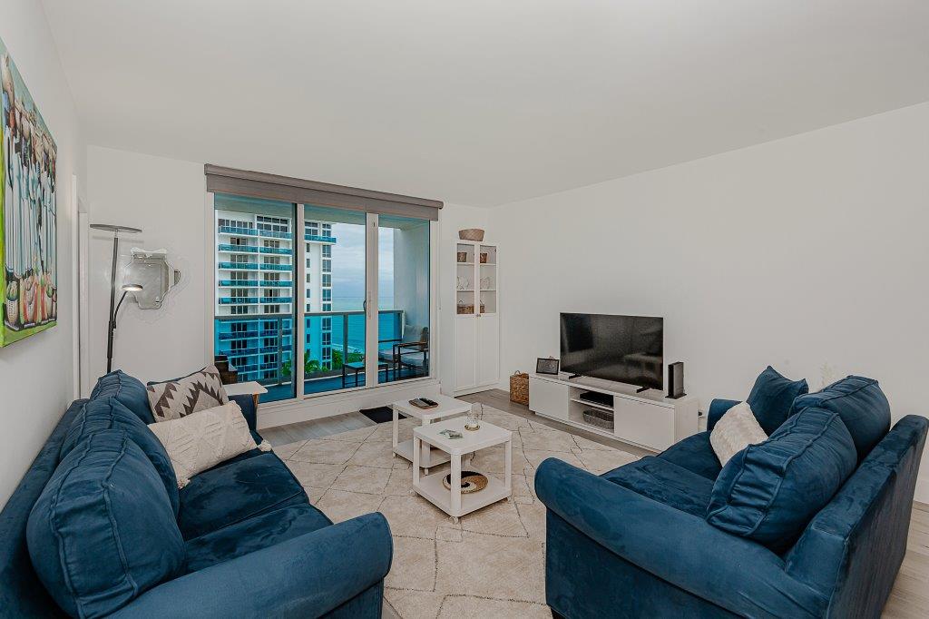 Roney Palace #1115