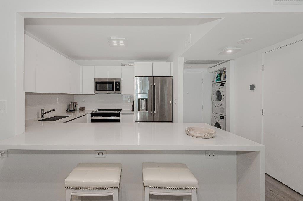 Roney Palace #1115