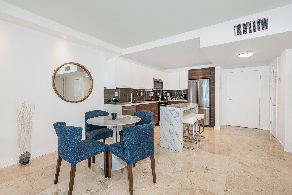 Roney Palace #1117