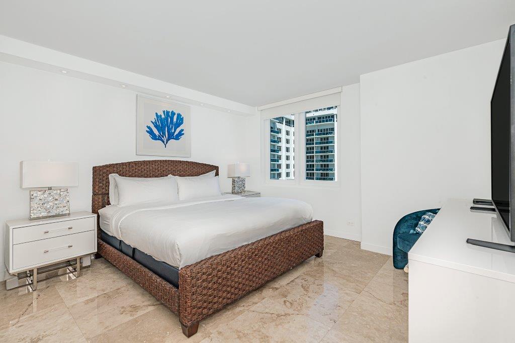 Roney Palace #1117