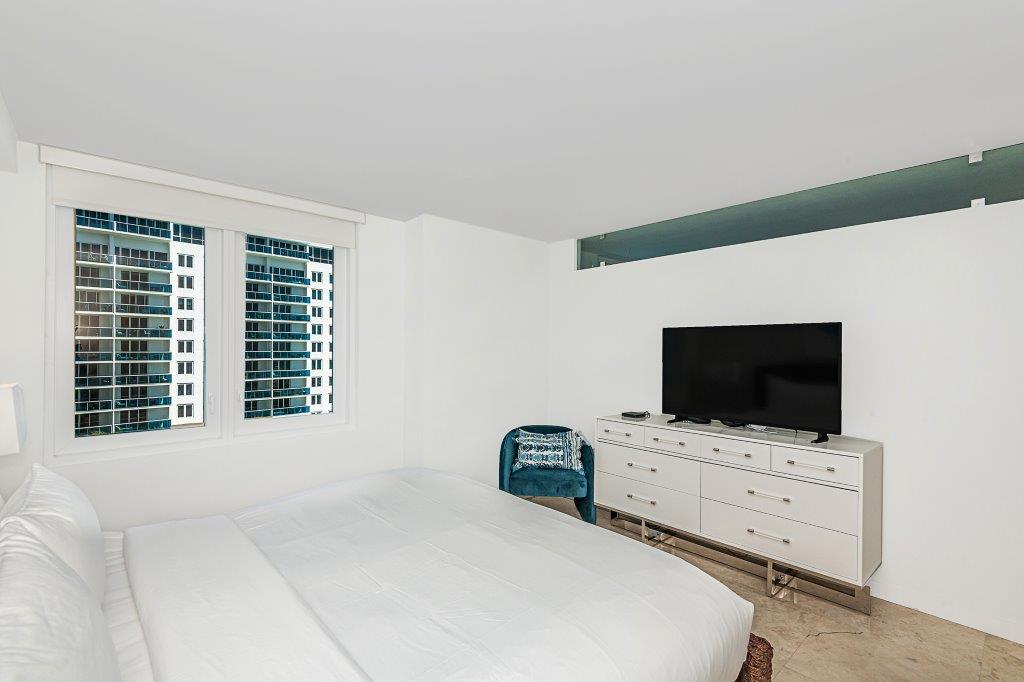 Roney Palace #1117