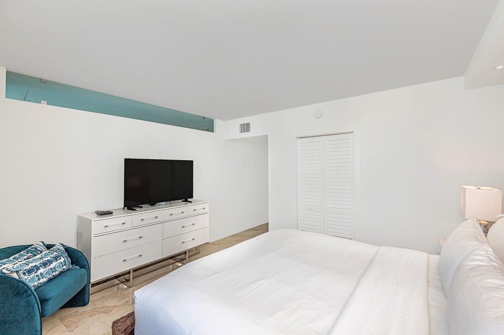 Roney Palace #1117