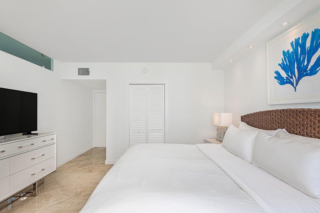 Roney Palace #1117