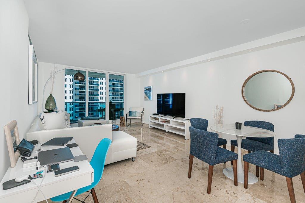 Roney Palace #1117