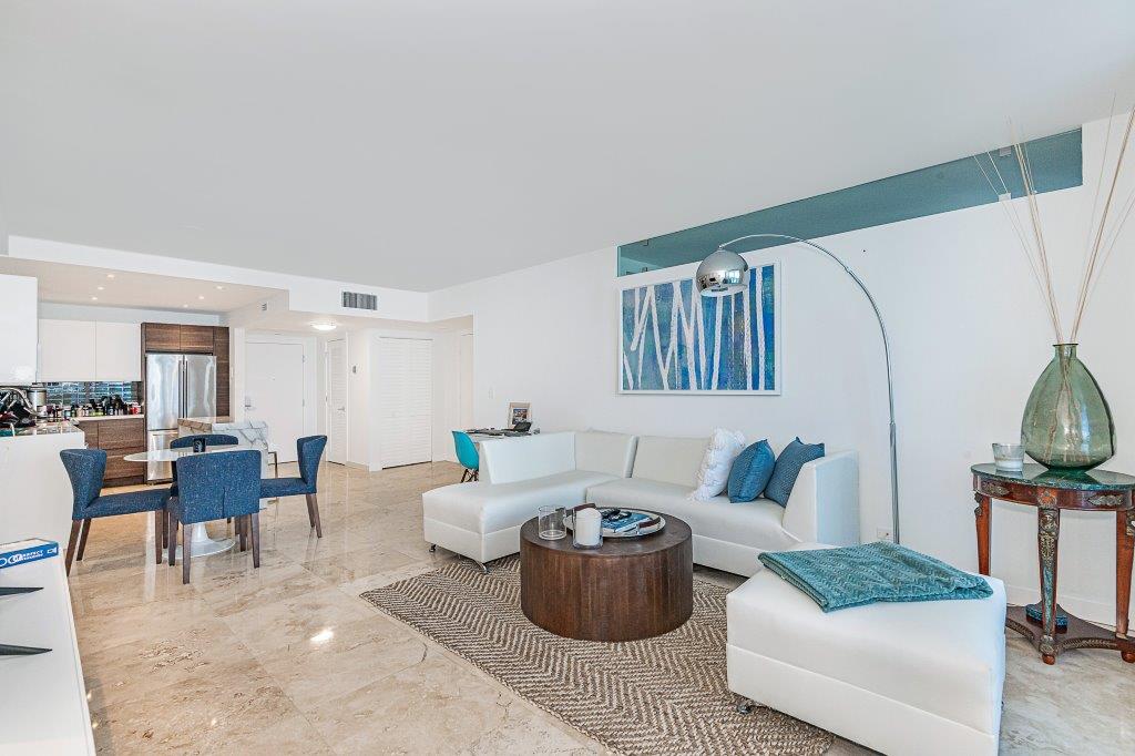 Roney Palace #1117