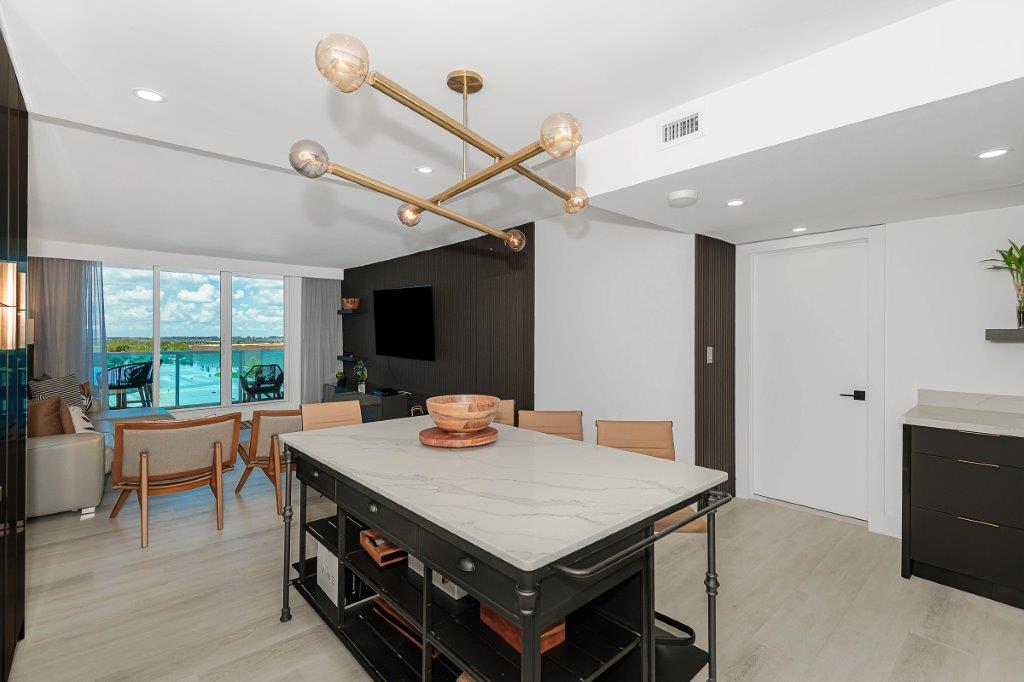 #1134 - Roney Palace — photo 2