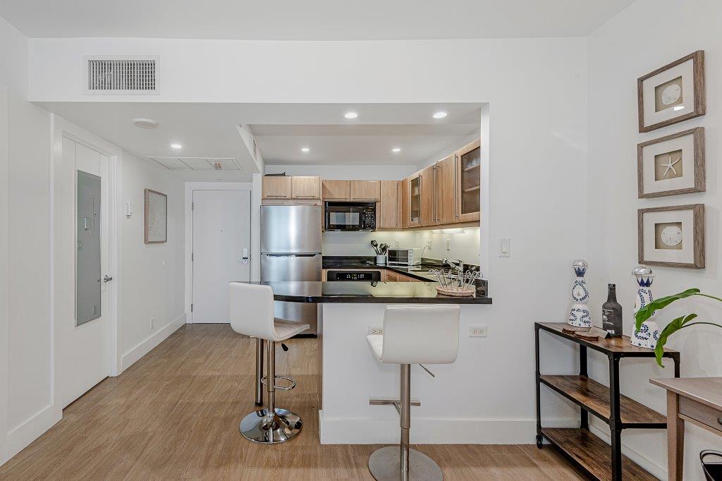 #1242 - Roney Palace — photo 13