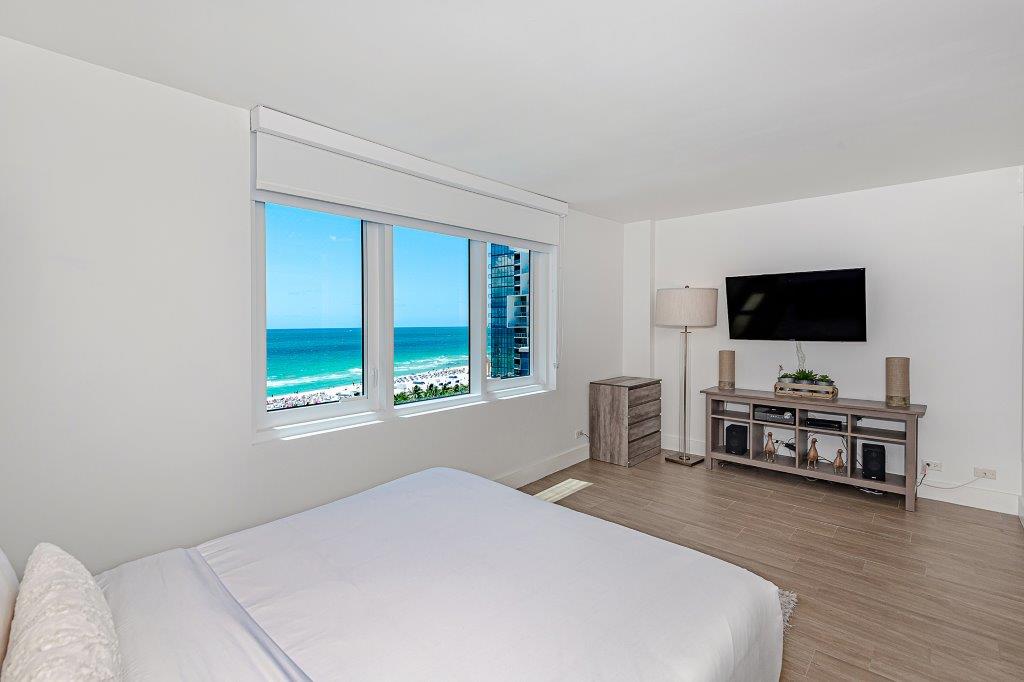 #1242 - Roney Palace — photo 18
