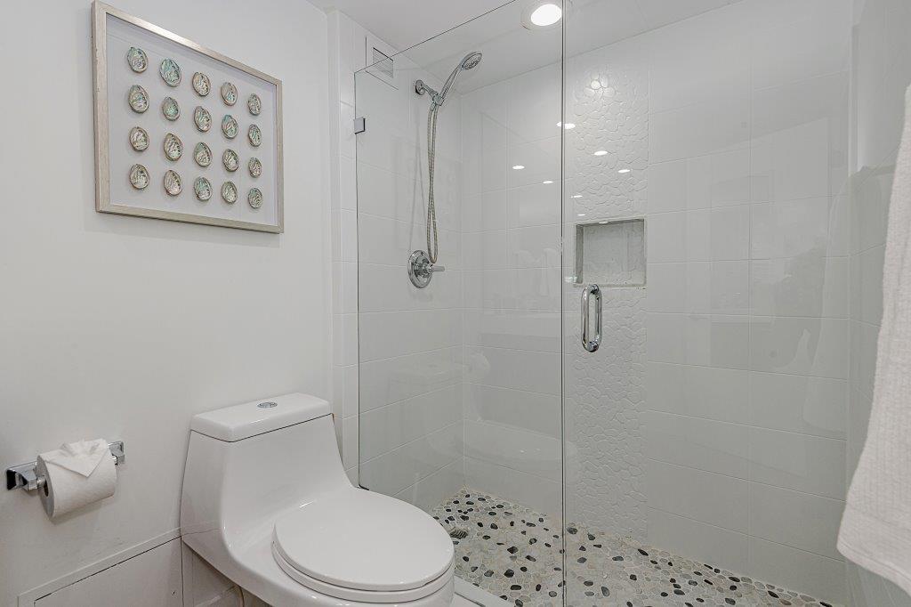 #1242 - Roney Palace — photo 24