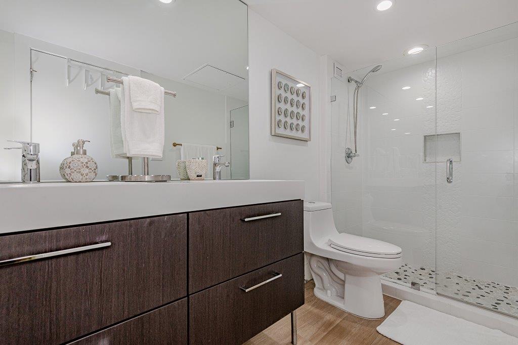 #1242 - Roney Palace — photo 25