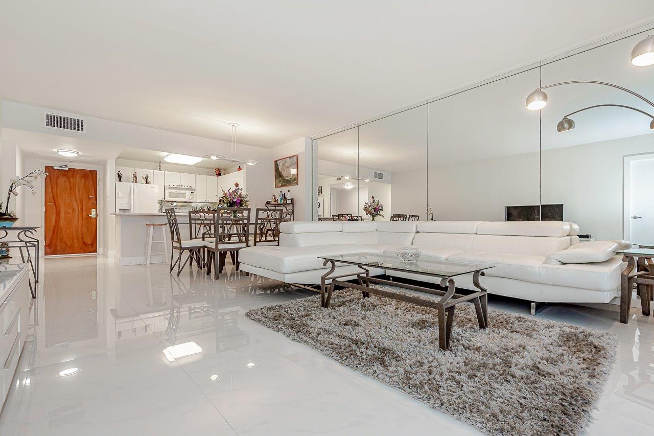 Roney Palace #1416