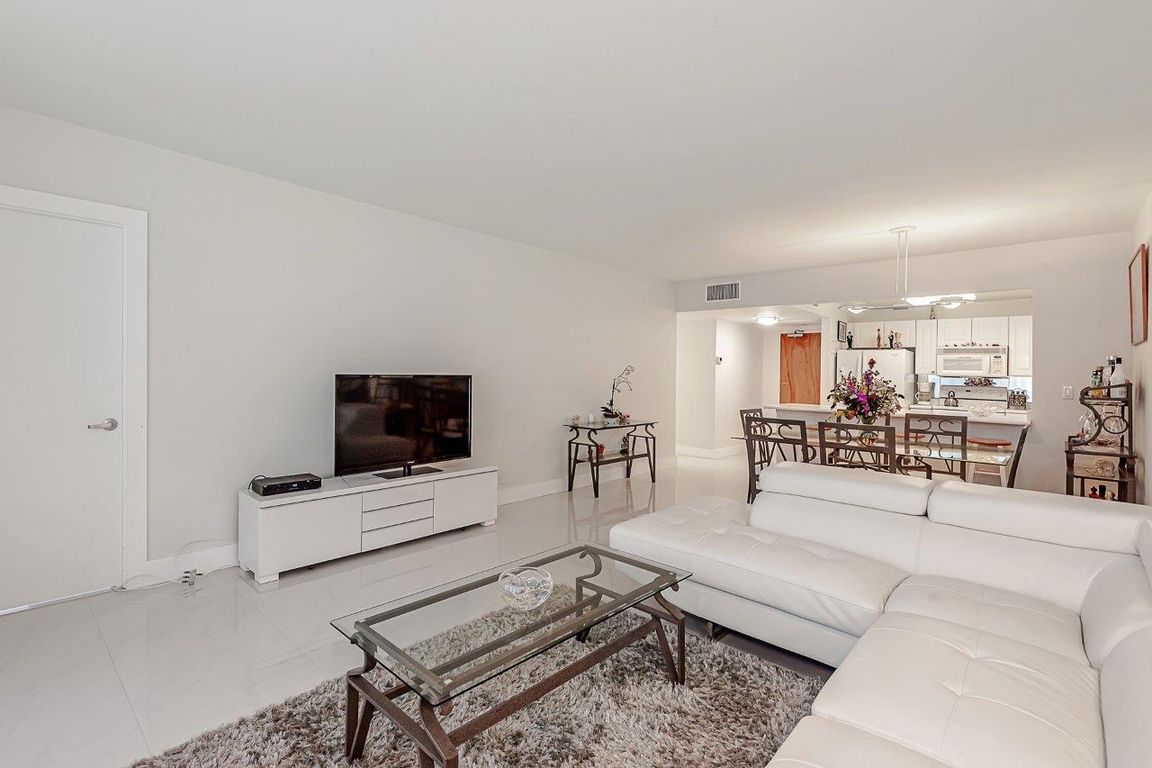 Roney Palace #1416
