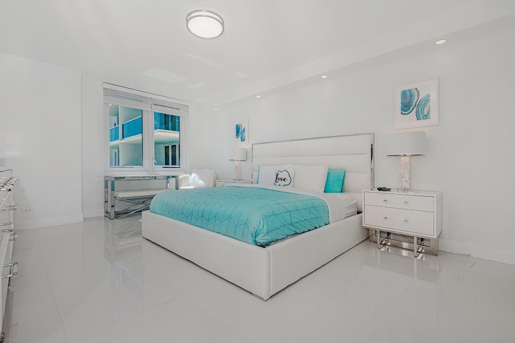 #1424 - Roney Palace — photo 17