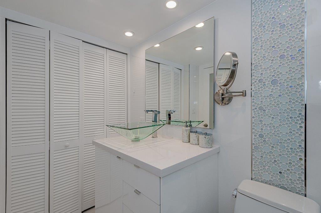 #1424 - Roney Palace — photo 21