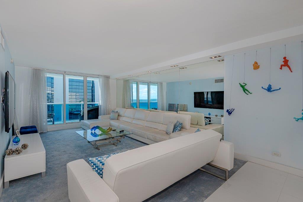 Roney Palace #1506