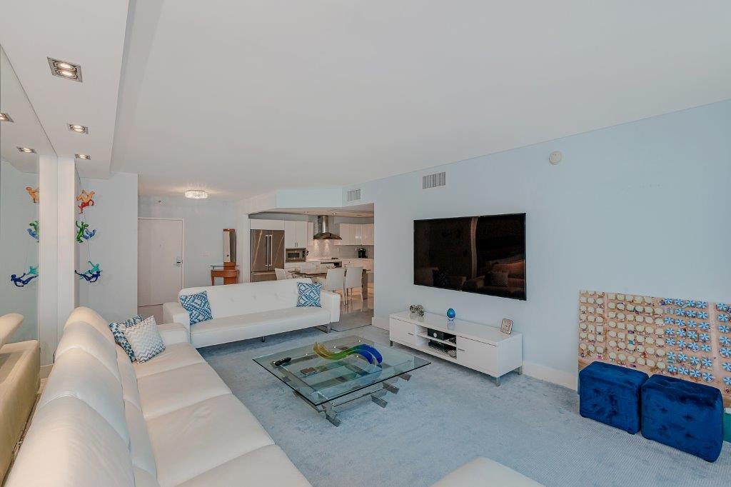 Roney Palace #1506