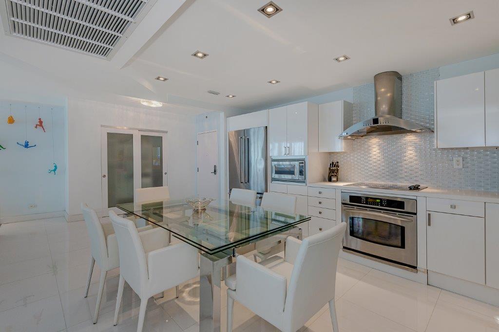Roney Palace #1506