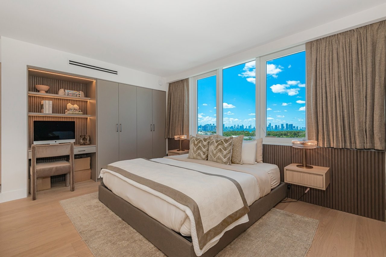 Roney Palace #1527