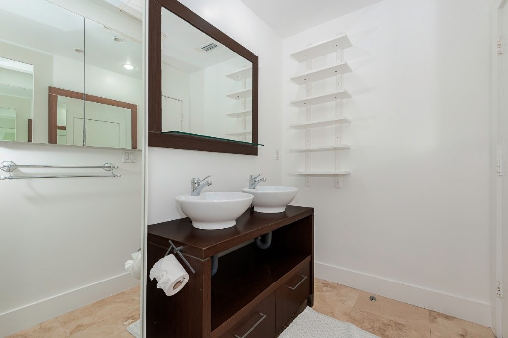 Roney Palace #1629