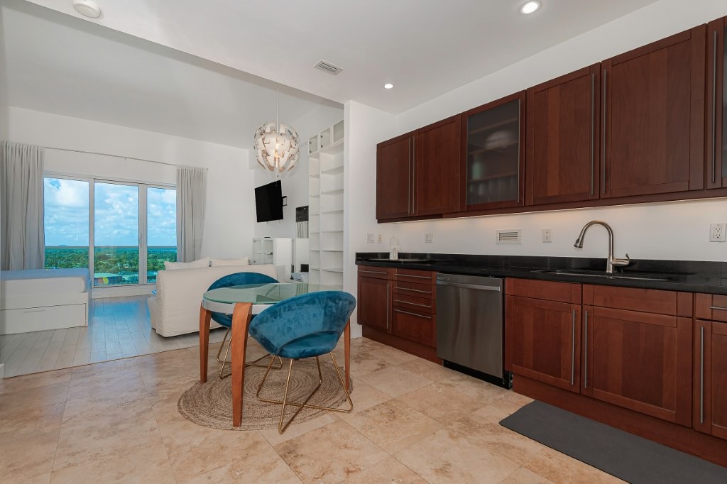 Roney Palace #1629