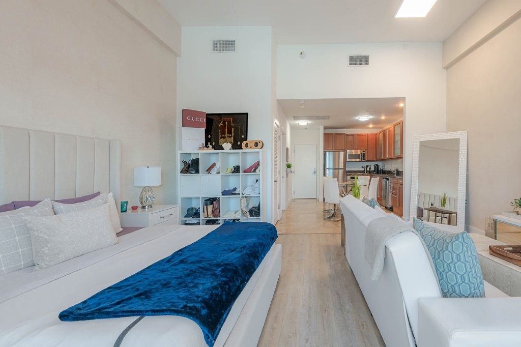 #1630 - Roney Palace — photo 10