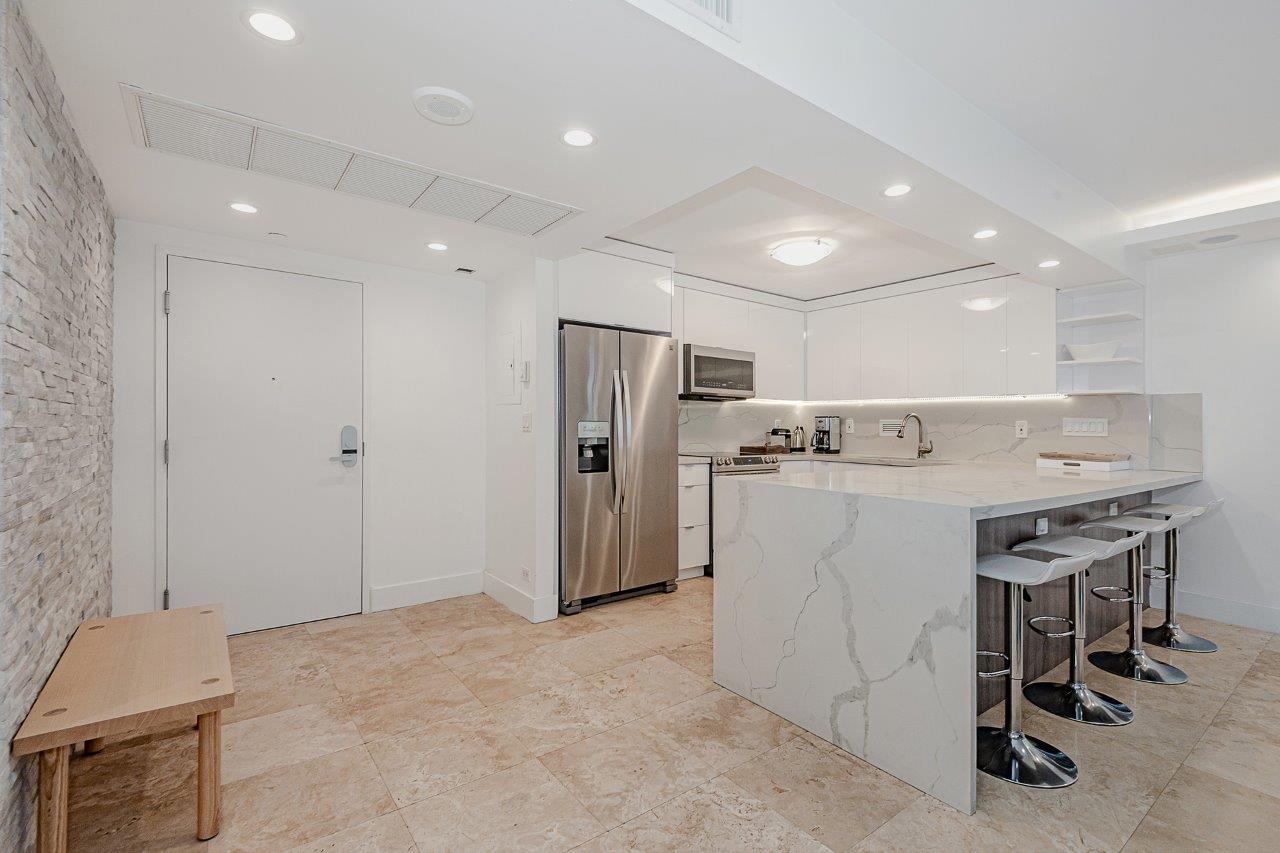 Roney Palace #310