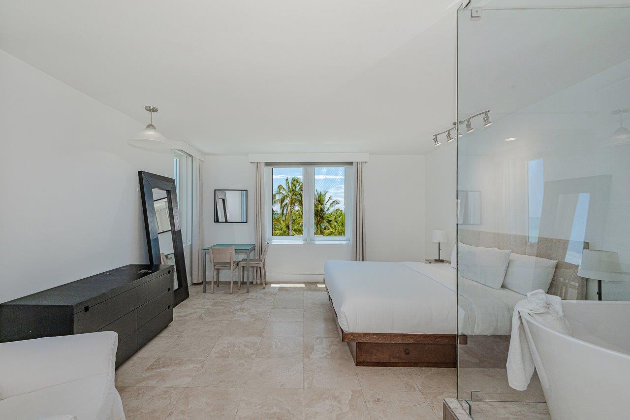 Roney Palace #310