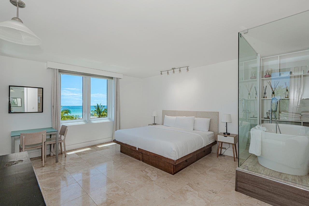 Roney Palace #310