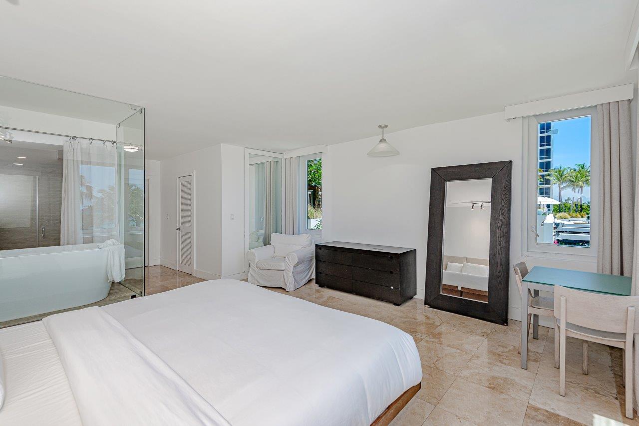 Roney Palace #310