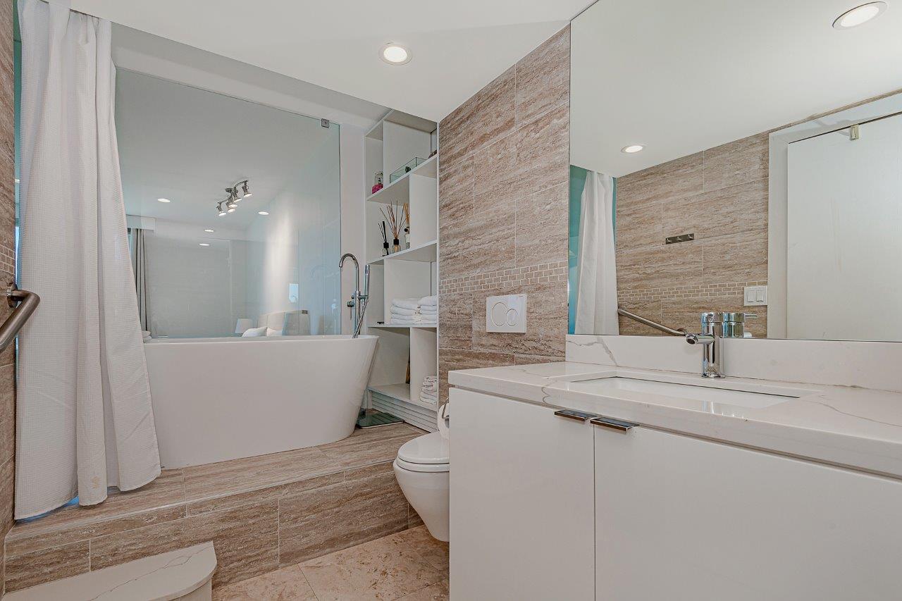 Roney Palace #310