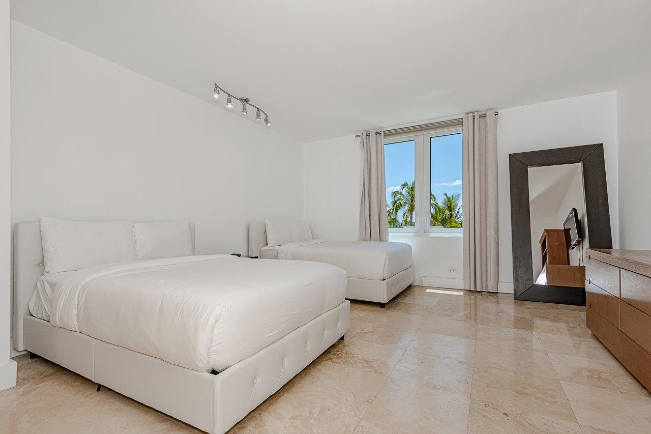 Roney Palace #310
