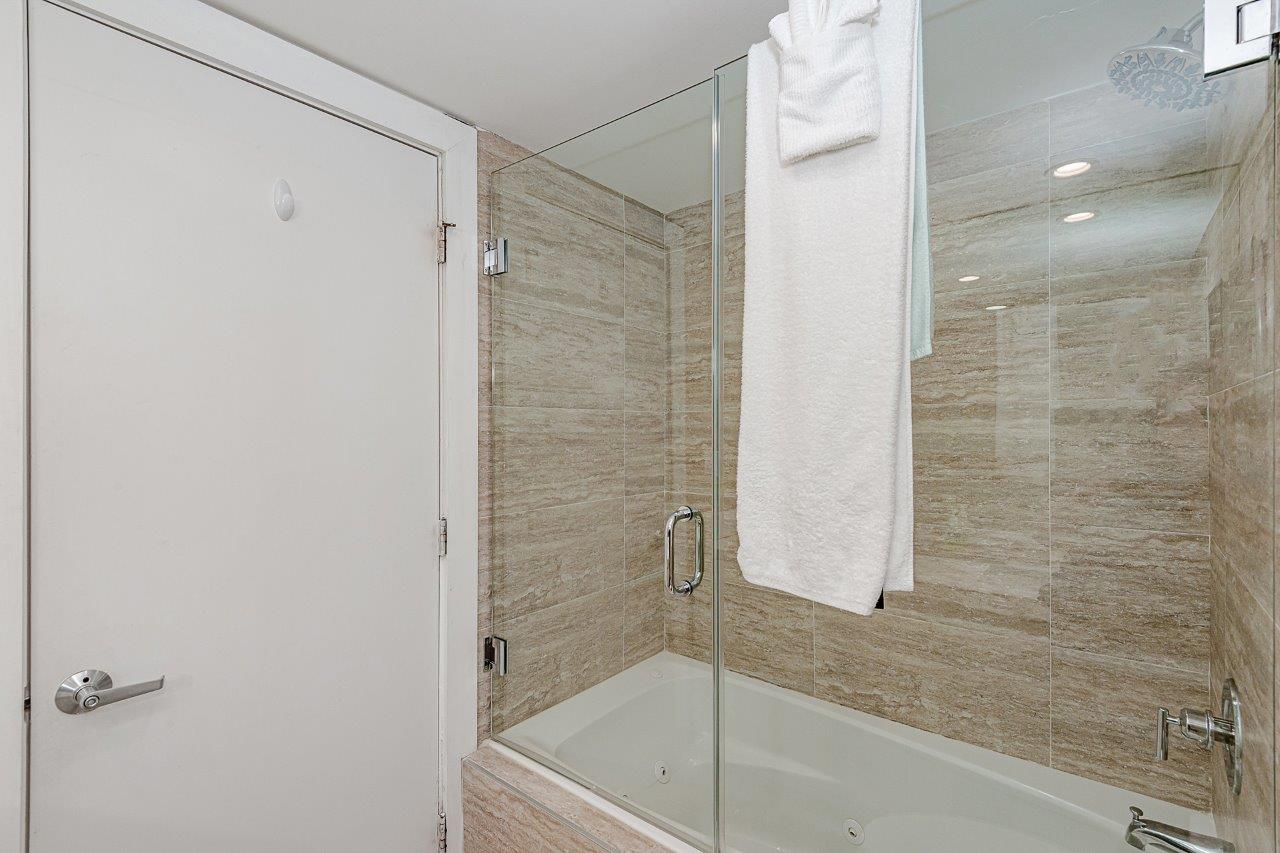 Roney Palace #310