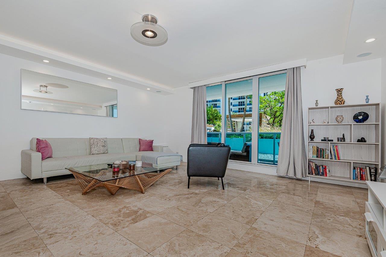 Roney Palace #310