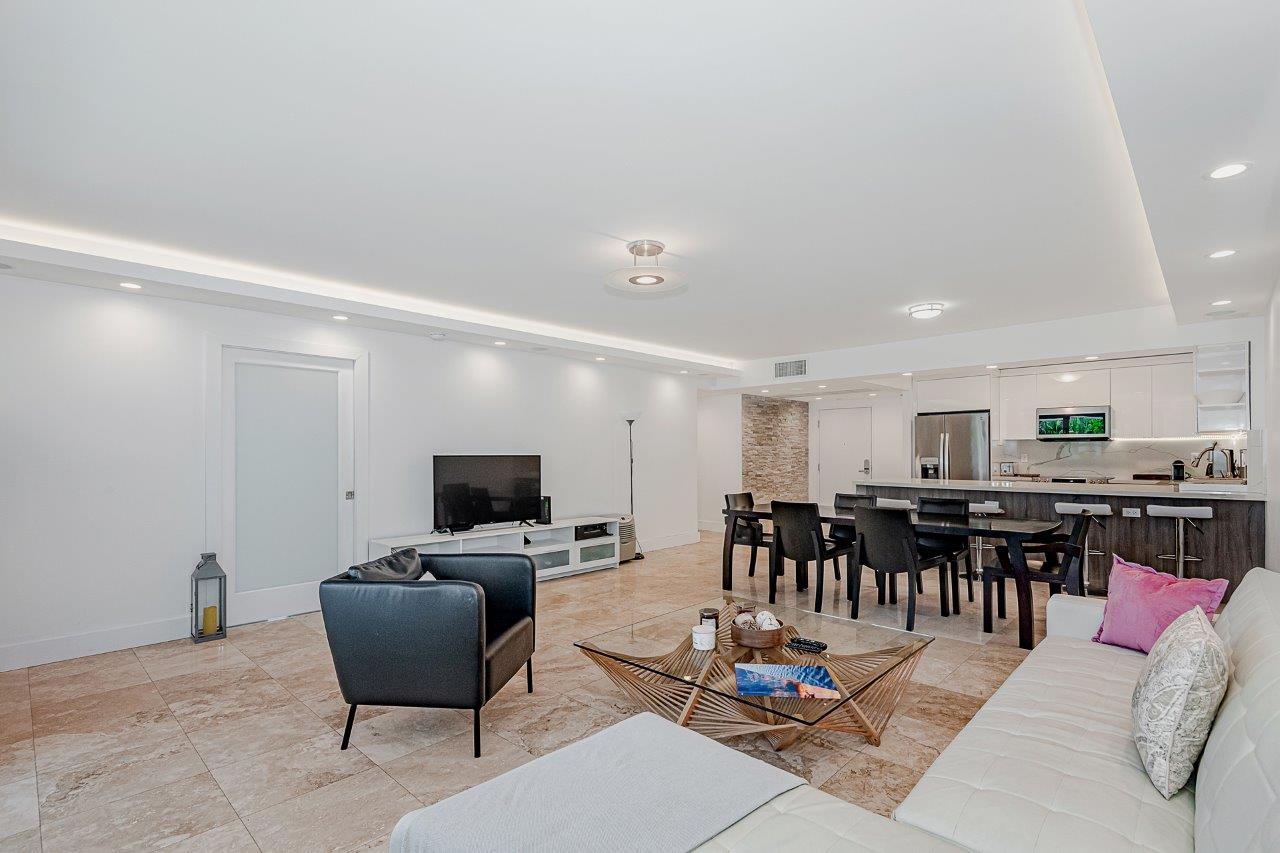 Roney Palace #310