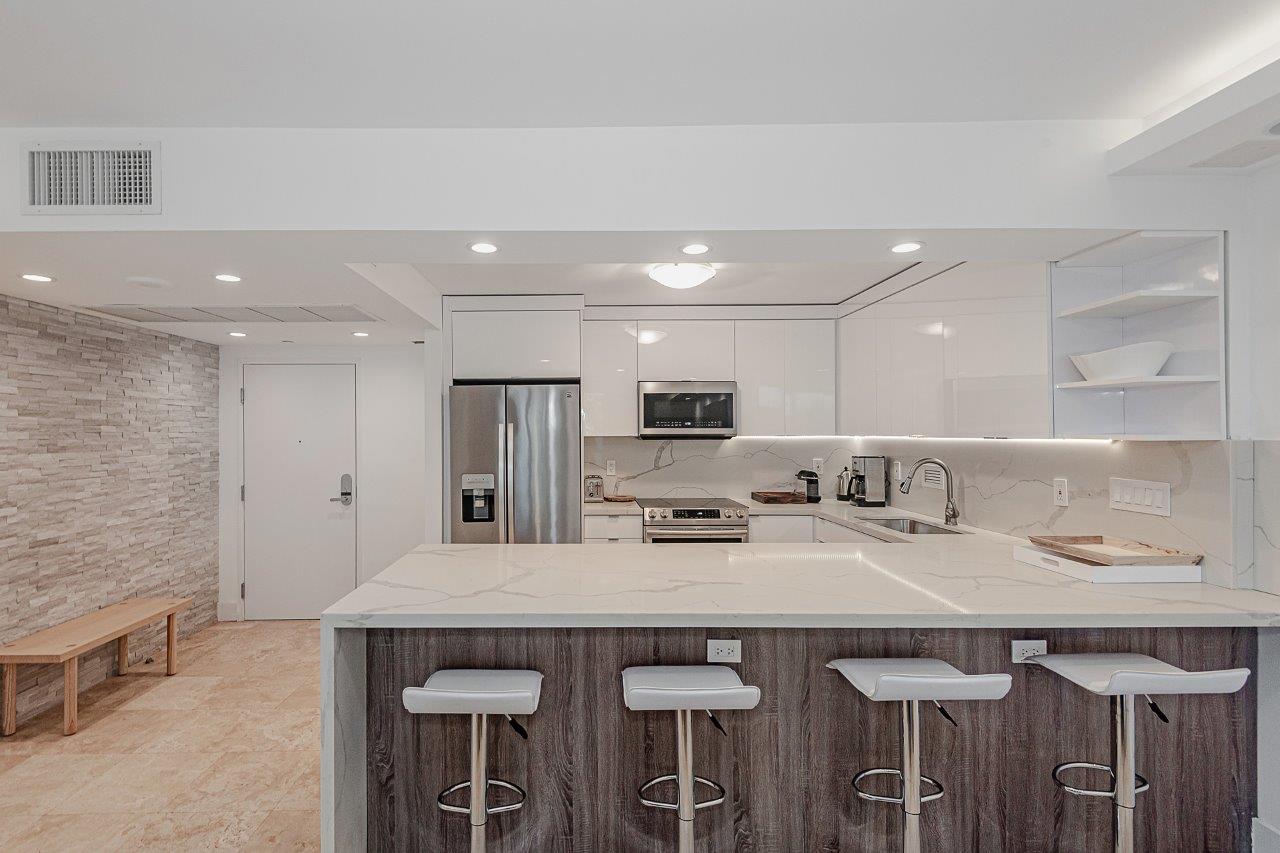 Roney Palace #310