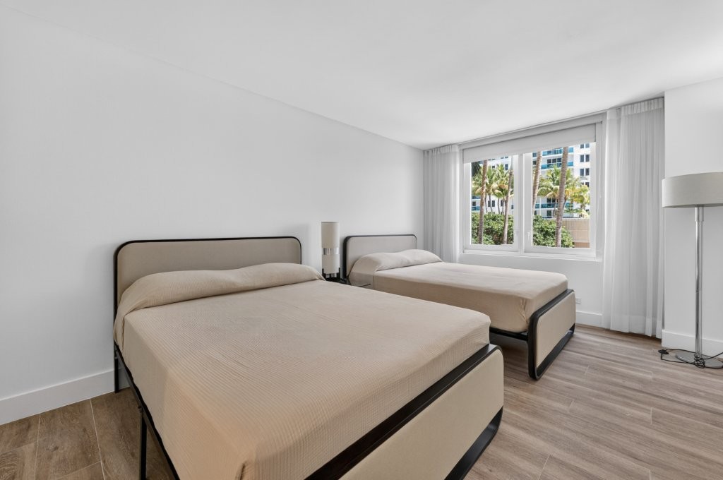 Roney Palace #415