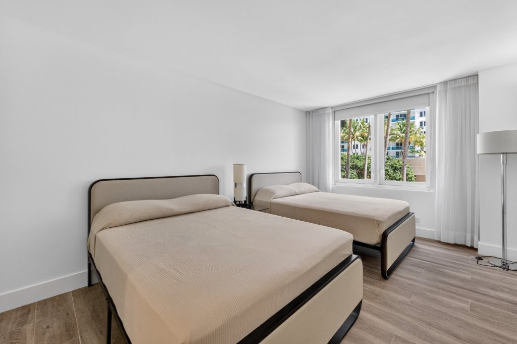Roney Palace #415