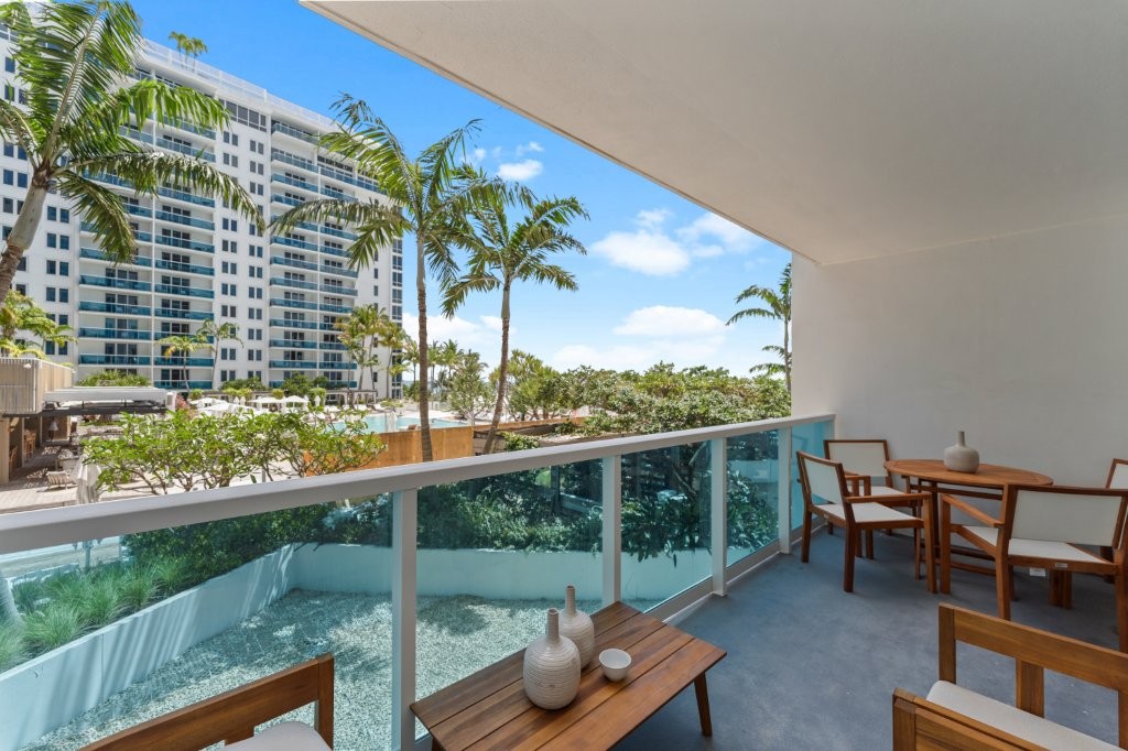 Roney Palace #415