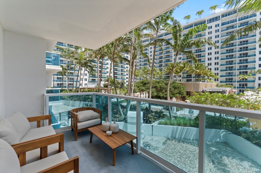Roney Palace #415