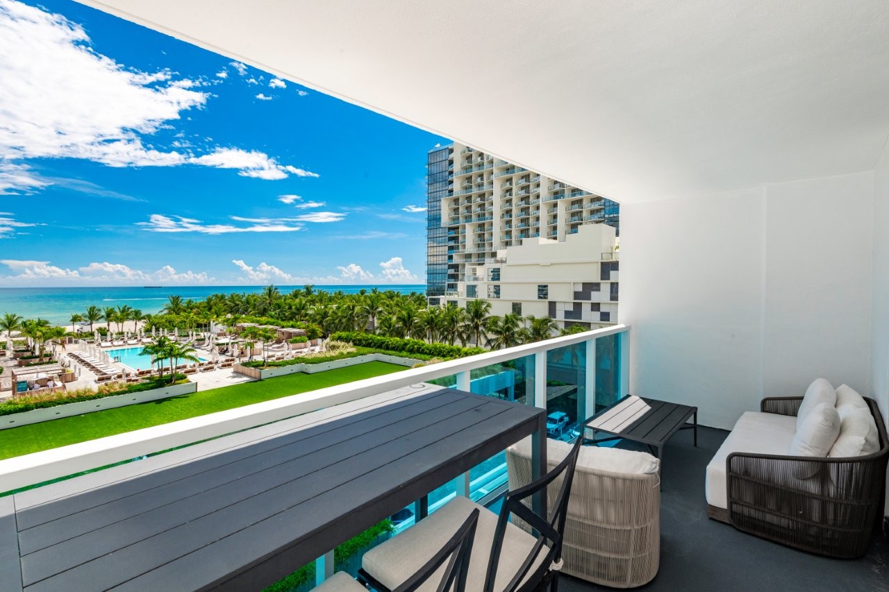 Roney Palace #541