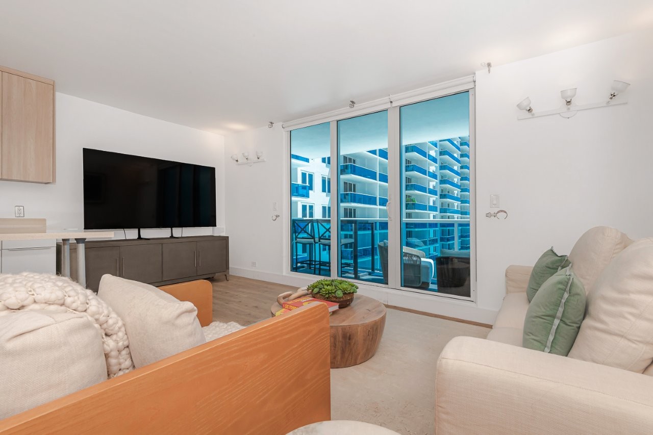 Roney Palace #541