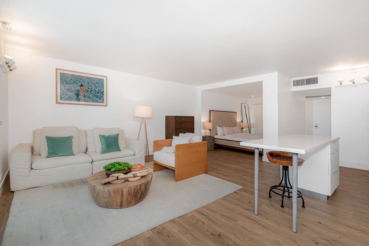 Roney Palace #541