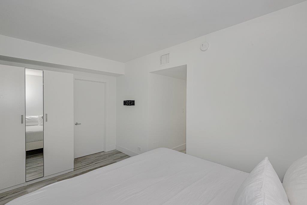 Roney Palace #604