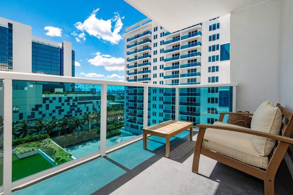 Roney Palace #705