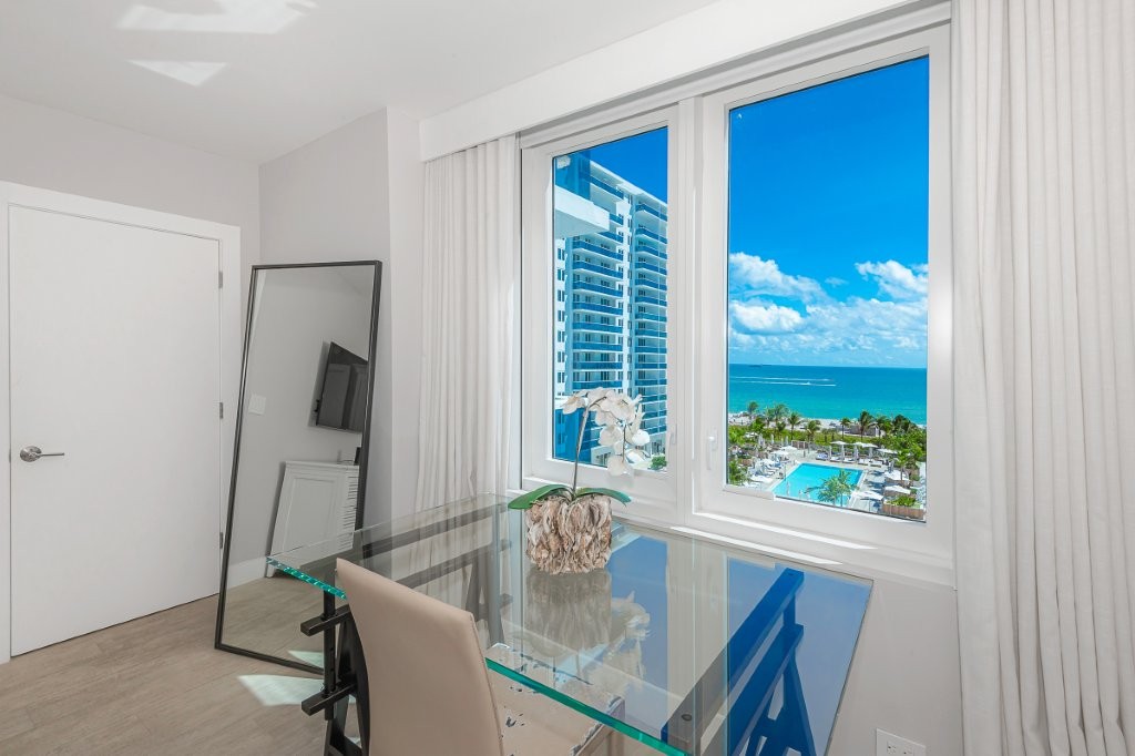 Roney Palace #738