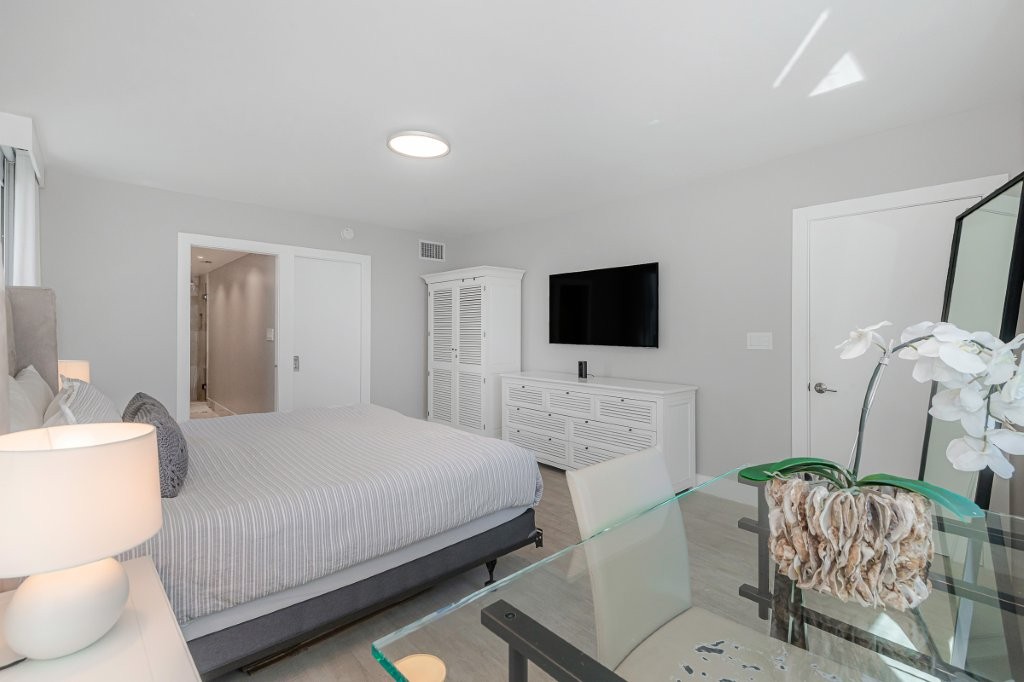 Roney Palace #738