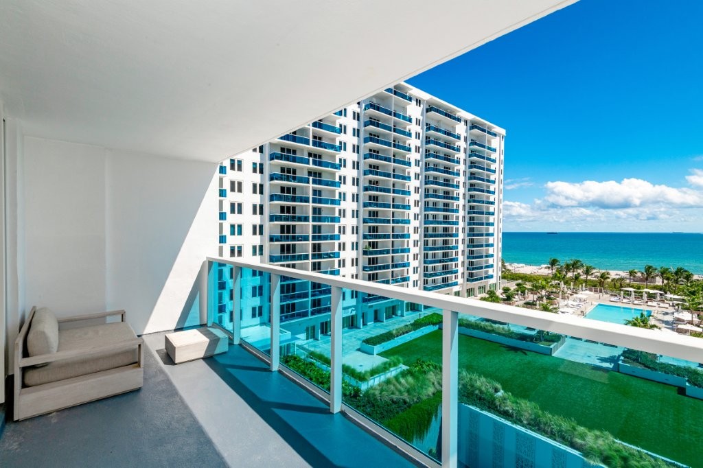 Roney Palace #738