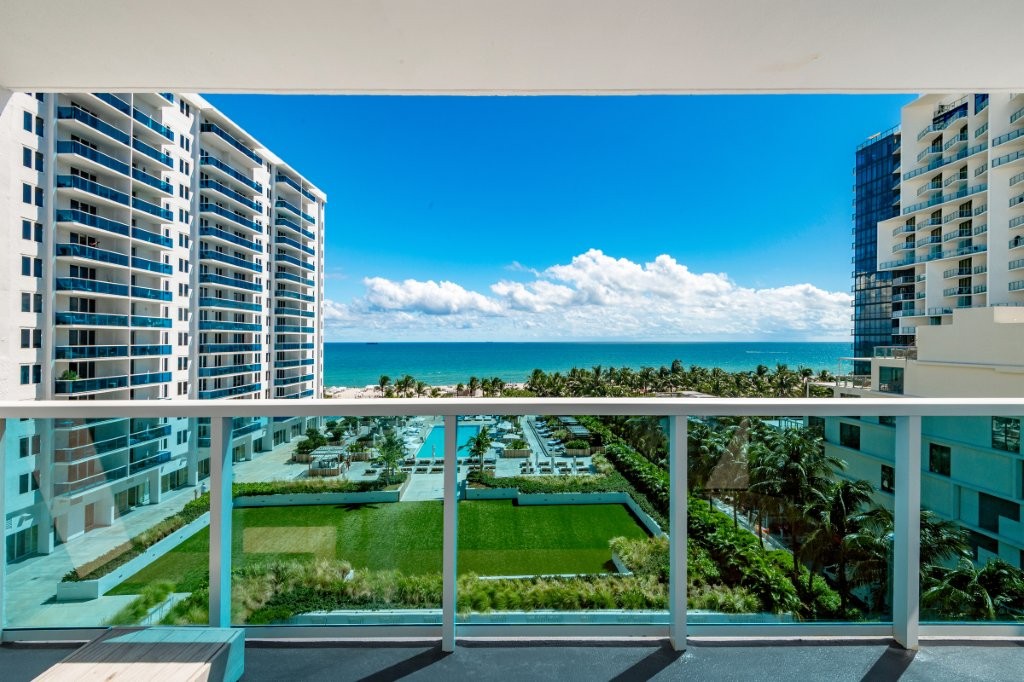 Roney Palace #738